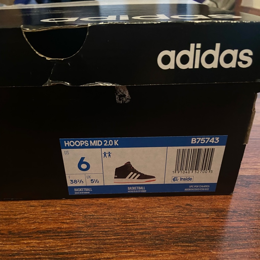 Boys Brand New Adidas Sneakers size 6
